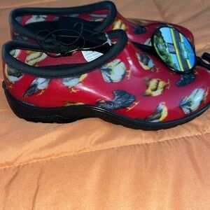 Oh my God, could these be any cuter made by groundwork waterproof, high traction